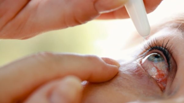 ¿Qué será si tengo el ojo rojo? Causas comunes y cuándo es una urgencia